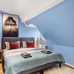 Edler Wohnraum Modernes Vorstadtstudio Mit Emma-bett, Garten & Kaffeevollautomat Zwickau