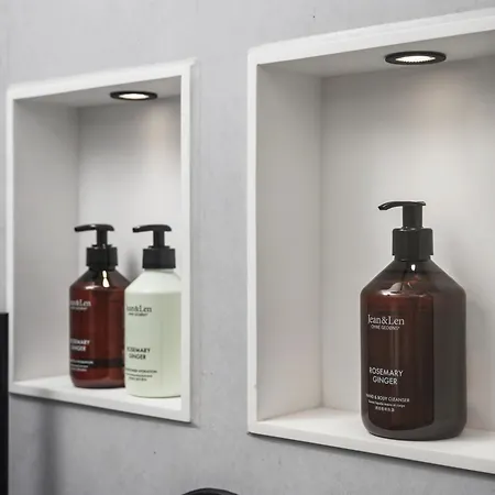 Edler Wohnraum Modernes Vorstadtstudio Mit Emma-bett, Garten & Kaffeevollautomat アパート