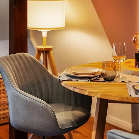 Apartment Edler Wohnraum Modernes Vorstadtstudio Mit Emma-bett, Garten&kaffeevollautomat *