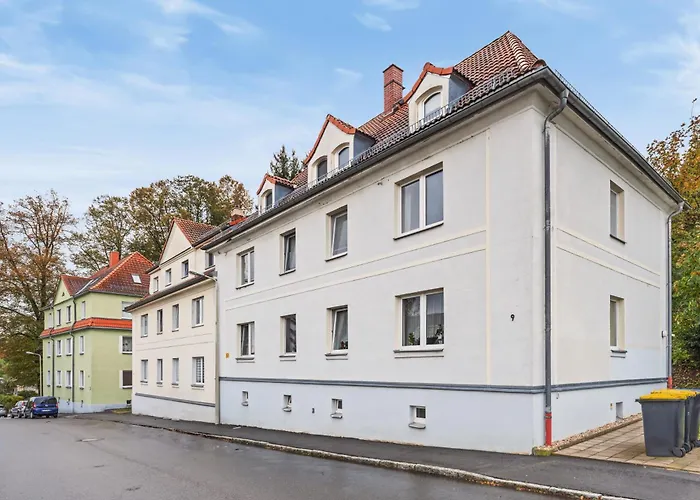Edler Wohnraum Modernes Vorstadtstudio Mit Emma-bett, Garten & Kaffeevollautomat Zwickau