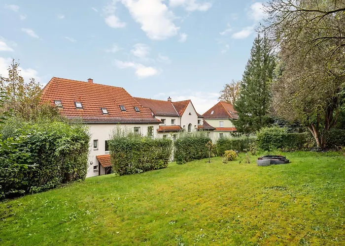 Apartment Edler Wohnraum Modernes Vorstadtstudio Mit Emma-bett, Garten & Kaffeevollautomat