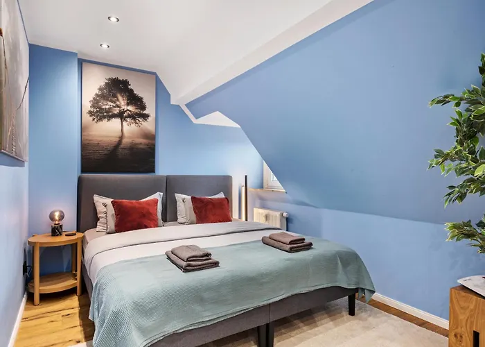 Edler Wohnraum Modernes Vorstadtstudio Mit Emma-bett, Garten & Kaffeevollautomat Zwickau