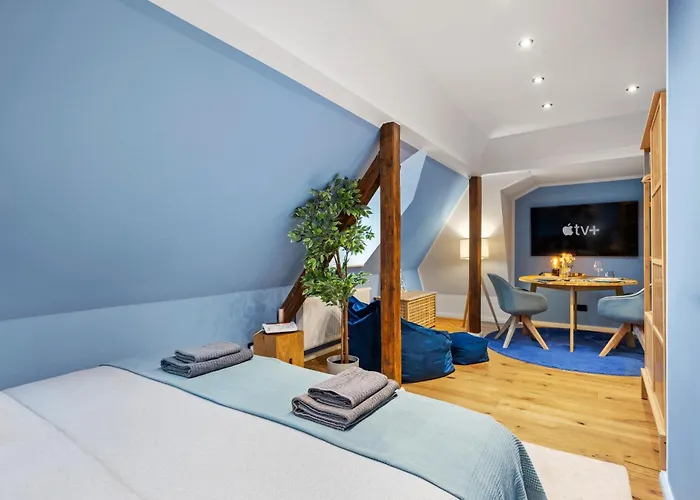 Edler Wohnraum Modernes Vorstadtstudio Mit Emma-bett, Garten & Kaffeevollautomat * Zwickau